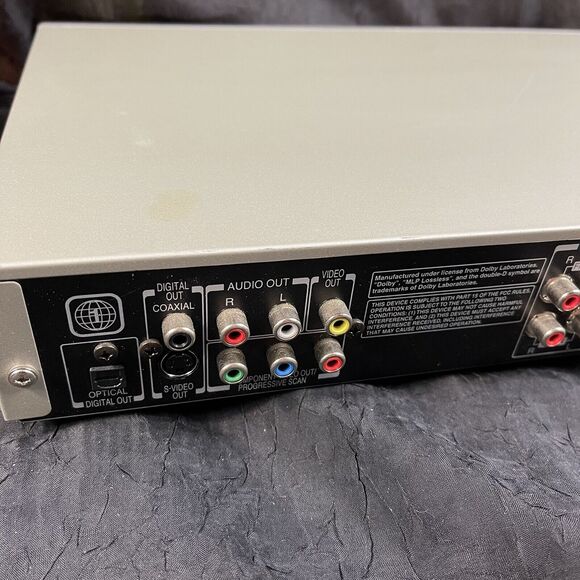 Toshiba SD-4900U 192kHz 24bit Audio DAC Dolby Digital DVD Video Player - Picture 6 of 7